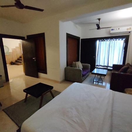 Aakritii Hotels Ґурґаон Екстер'єр фото
