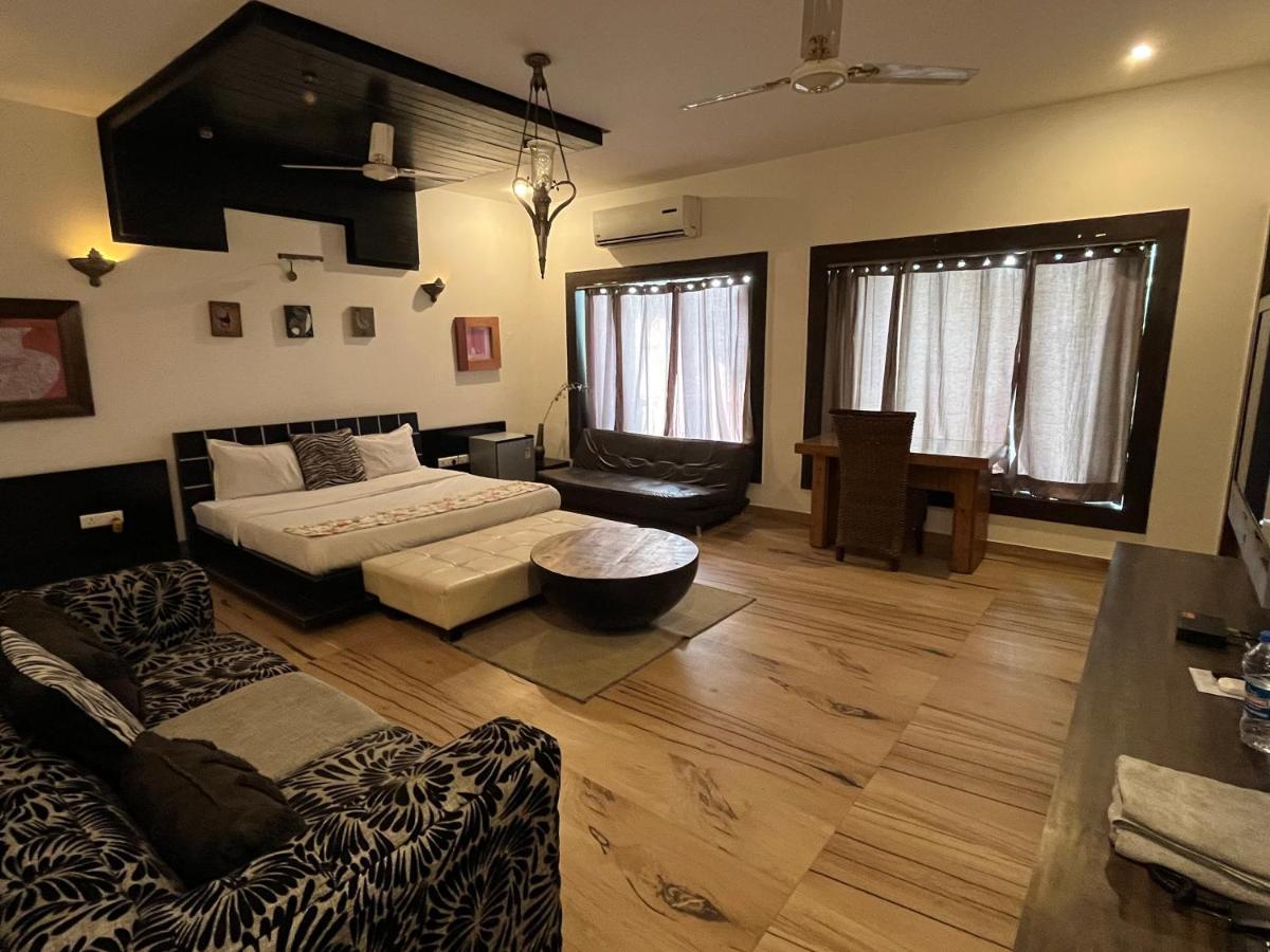 Aakritii Hotels Ґурґаон Екстер'єр фото