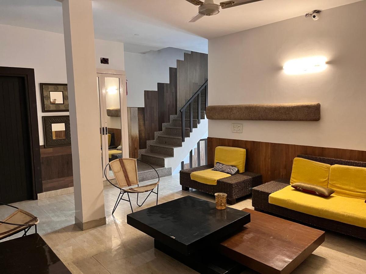Aakritii Hotels Ґурґаон Екстер'єр фото