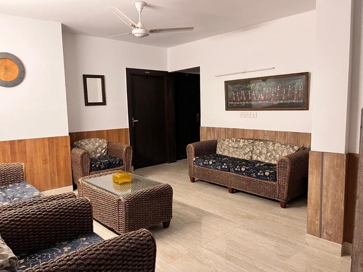 Aakritii Hotels Ґурґаон Екстер'єр фото