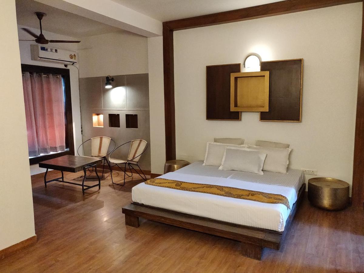 Aakritii Hotels Ґурґаон Екстер'єр фото